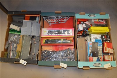 Lot 428 - Triang/Hornby 00 gauge model railway items