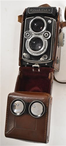 125 - Rolleiflex TLR camera