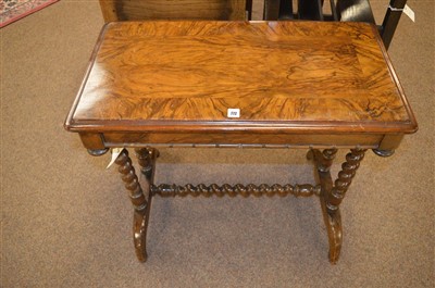 Lot 772 - Walnut table