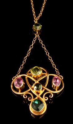 Lot 572 - Gem set pendant