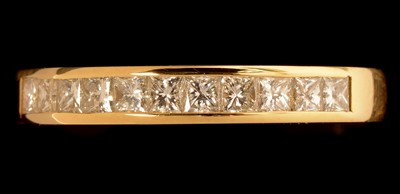 Lot 629 - Diamond half hoop eternity ring