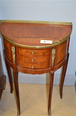 Lot 874 - Side cabinets
