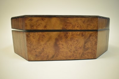 Lot 986 - An early 19th century memoriam box