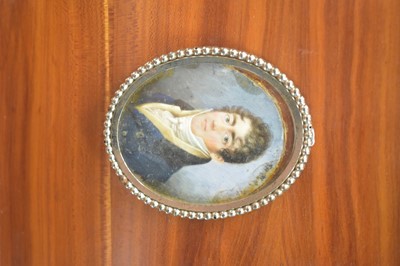 Lot 986 - An early 19th century memoriam box