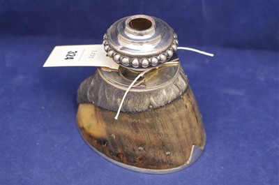 Lot 324 - Horse hoof candlestick