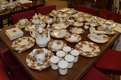 Lot 668 - Royal Albert Old Country Roses