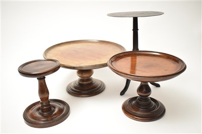 Lot 418 - Trivets and lazy Susan