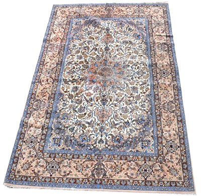 Lot 721 - Isfahan carpet
