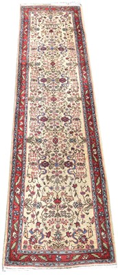 Lot 725 - Mahal runner