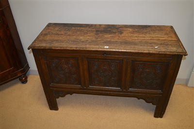 Lot 654 - Oak coffer