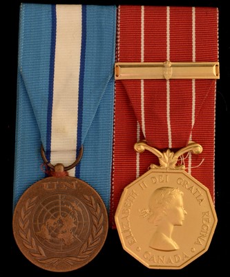Lot 1846 - Canadian and UN pair