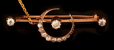 Lot 129 - Victorian diamond brooch