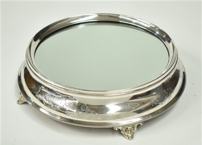 Lot 193 - Cake stand