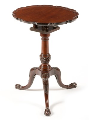 Lot 772 - Georgian style occasional table