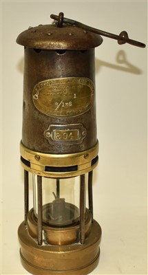Lot 265 - E. Thomas & Williams Ltd miners lamp