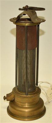 Lot 271 - Davy type miners lamp
