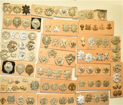 Lot 87 - Military cap badges