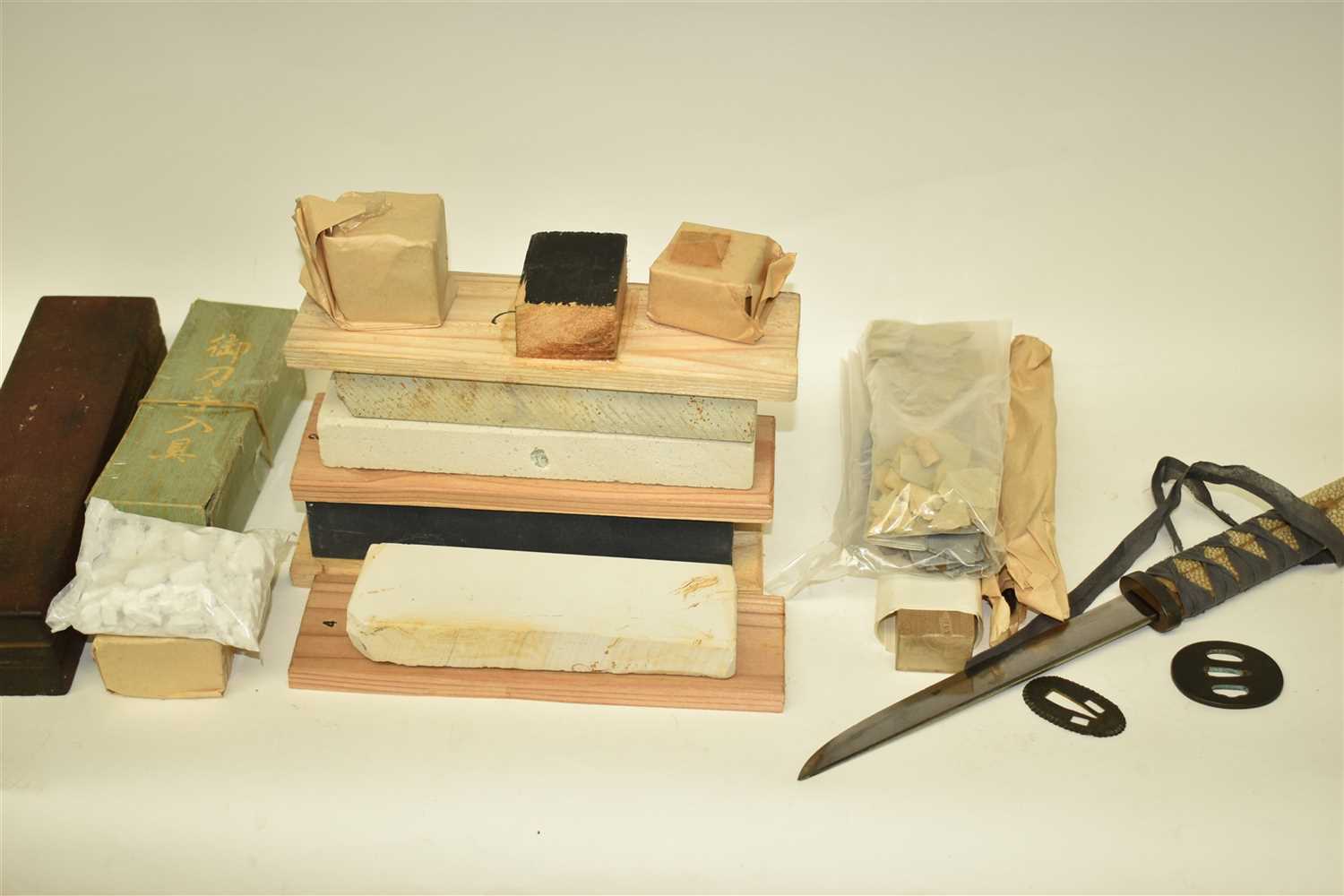 Lot 10 - Japanese tanto and oil stones