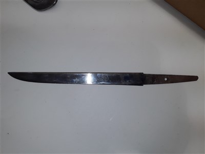 Lot 10 - Japanese tanto and oil stones