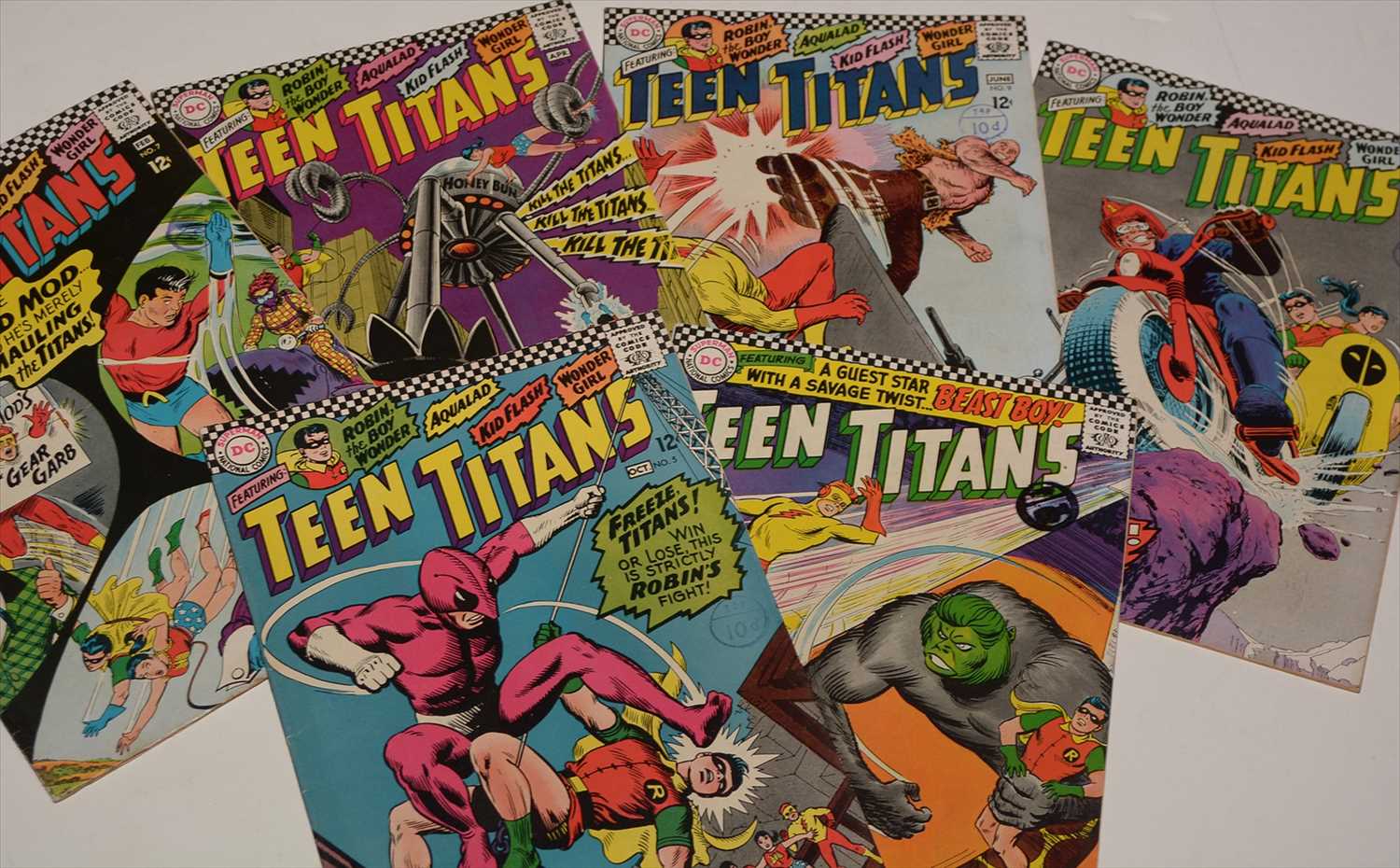 Lot 86 - Teen Titans Comics