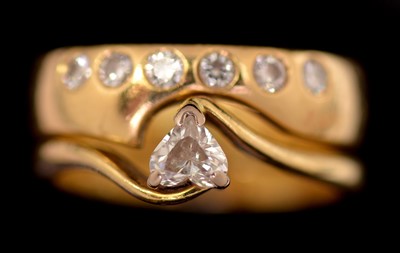 Lot 121 - Wedding and engagement rings