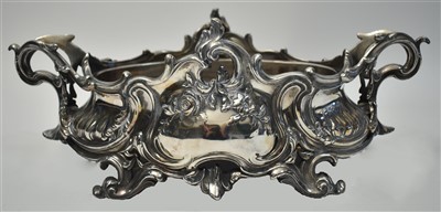 Lot 191 - Silver plated table centrepiece