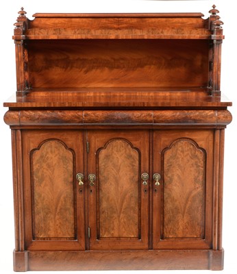Lot 514 - Victorian chiffonier