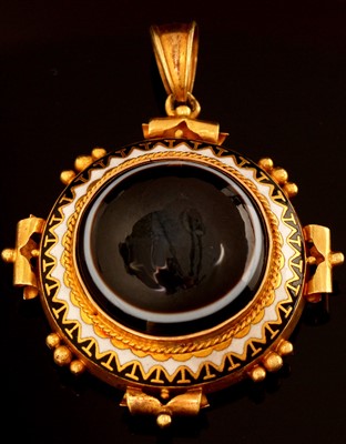 Lot 127 - Banded Agate and Enamel Pendant