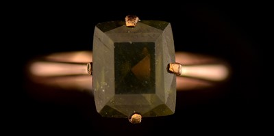 Lot 125 - Demantoid garnet ring