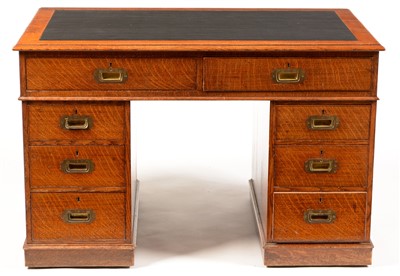 Lot 789 - Victorian pedestal desk