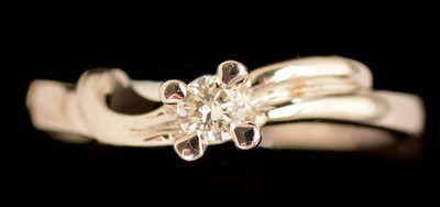 Lot 181 - Single stone diamond ring