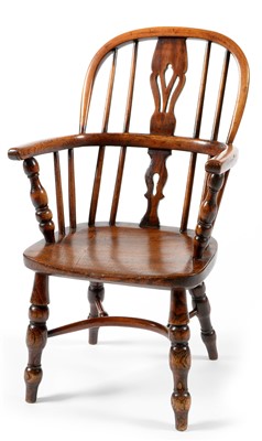 Lot 770 - Child's windsor chair