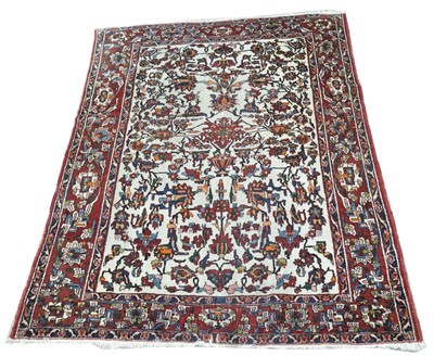 Lot 827 - Isfahan rug