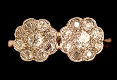 Lot 102 - Diamond double cluster ring