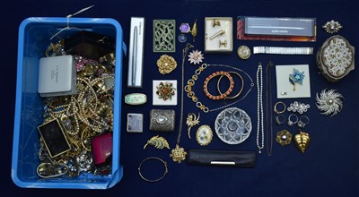 Lot 111 - Costume jewellery