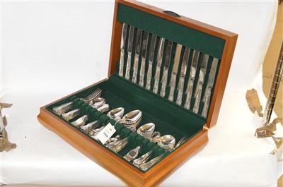 Lot 189 - Canteen of cutlery