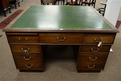 Lot 407 - Partner desk