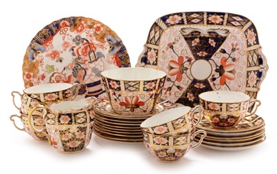 Lot 560 - Royal Crown Derby composite tea service