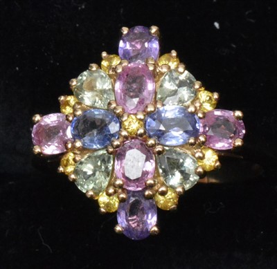 Lot 100 - Coloured sapphire ring