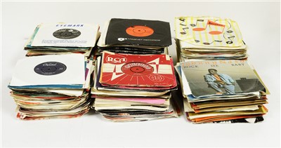 Lot 323 - Mixed Singles