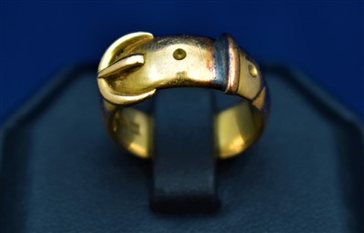 Lot 88 - 18ct gold ring