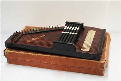 Lot 128 - A 'La Marguerite' auto harp