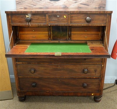 Lot 511 - Secretaire chest