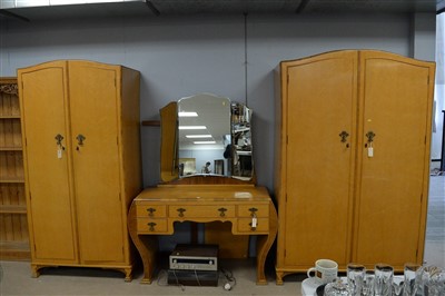 Lot 374 - Birdseye maple bedroom suite