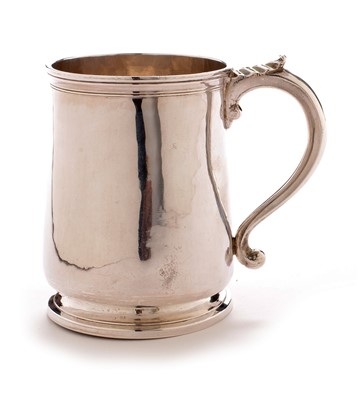 Lot 285 - Silver tankard