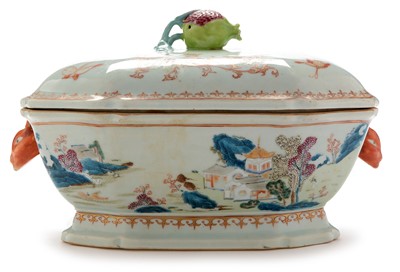 Lot 462 - Chinese export Famille Rose tureen, Qianlong