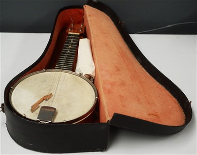 Lot 88 - A banjolele.