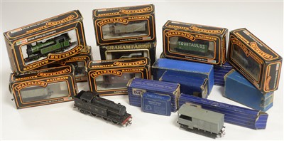 Lot 1395 - Hornby-Dublo tank locomotive; and sundry rolling stock and accessories.