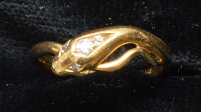 Lot 195 - Snake pattern ring
