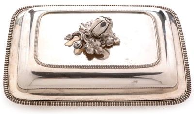 Lot 272 - George III silver tureen